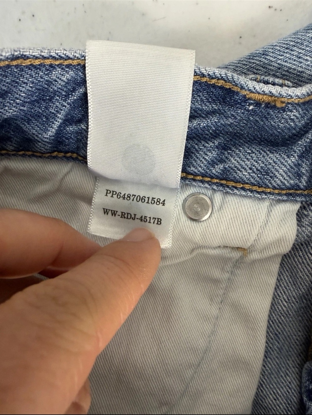 Everlane Women’s The Denim Short 100% Organic Cotton Distressed Blue Long 29 - Picture 6 of 9